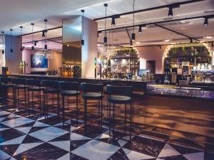 Radisson Strand bar facade